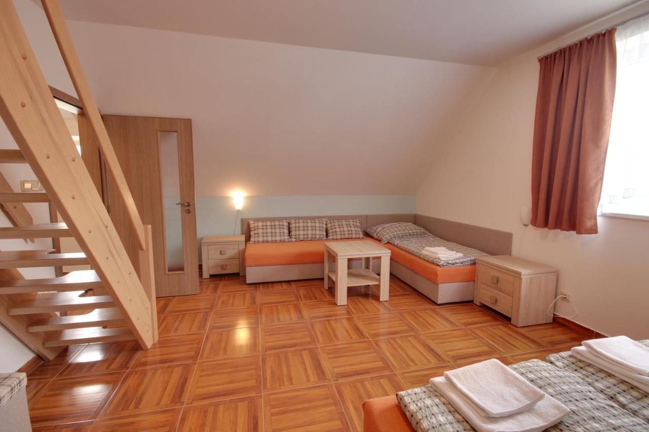 Guest House Pod Hájkem Horni Branna Exteriér fotografie